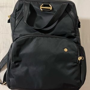 Pacsafe Citysafe CX 17L backpack